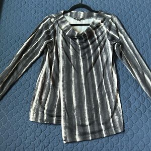 Women’s stylish, black and white top.